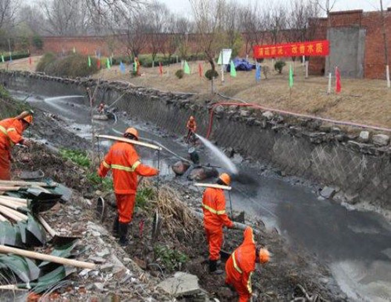河南水下堵漏:潜入深水守护安全